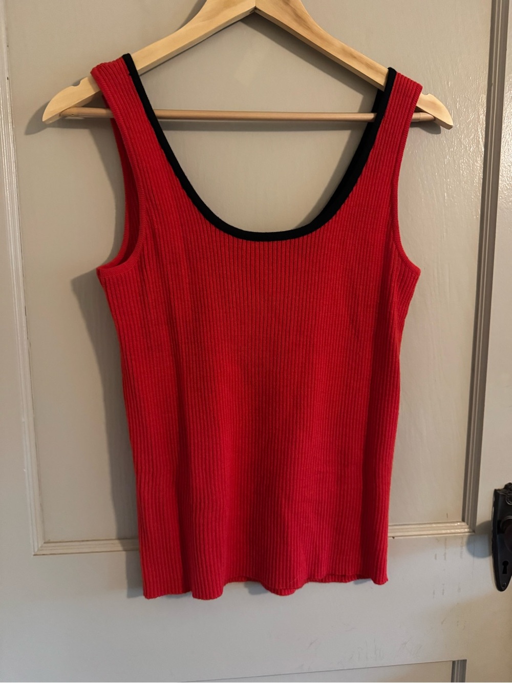 Red Ribbed Scoop Neck Tank Top 100%wool